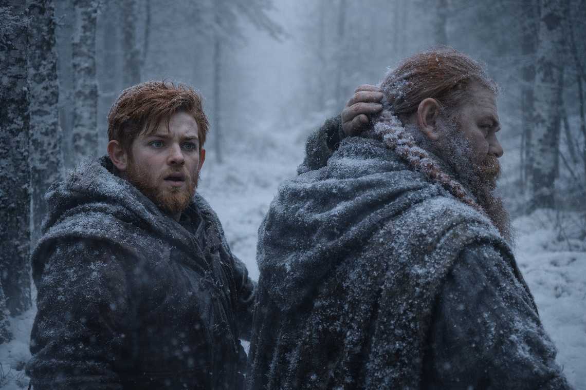 Balin studying the fogbound fork in the trail